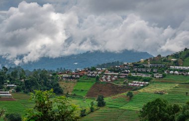 Kuzey Tayland 'daki dağ köyü çevresindeki güzel manzara