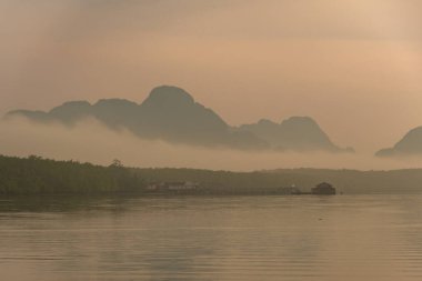 Tayland 'ın güneyindeki muhteşem Phang Nga Körfezi manzarası