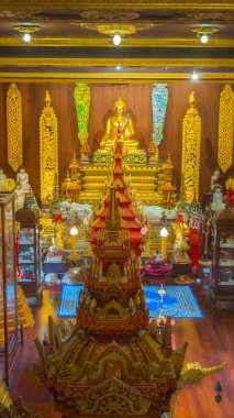 Chiang Rai Tayland 'daki tapınağın içini süsleyin.