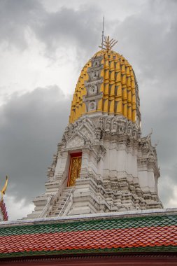 Wat Phra Si Ratana Tapınağı Altın Kule