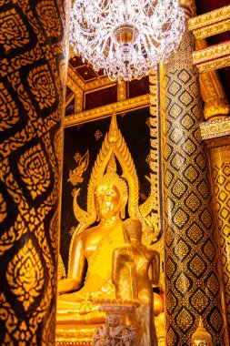 Altın Buda heykeli Wat Phra Si Ratana 'nın içinde