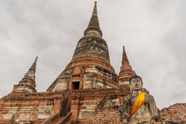 Ayutthaya Tayland 'daki antik tapınak yapıları