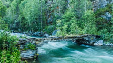 terkedilmiş köprü