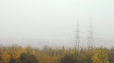 Köprüde gece sis vardı.