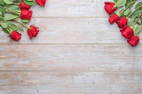 Rose Rosse Mazzi Superficie Legno Layout Cartoline Inviti San Valentino — Foto Stock