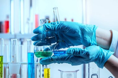 Eldivende test tüpü var.