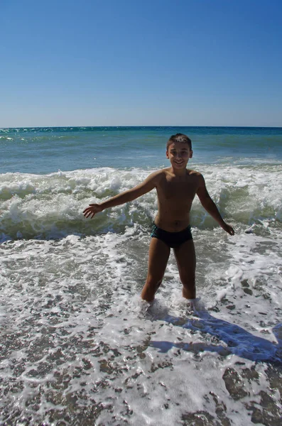 Retrato Estilo Vida Dos Rapazes Humor Infantil Oceano Mar Férias — Fotografia de Stock