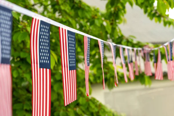 4 Temmuz Vatanseverlik Günü ABD Sembolleri. Ulusal kutlama 4 Temmuz federal bayramı Amerika Birleşik Devletleri. Amerikan bayrağı Yıldızlar ve Çizgiler Kırmızı, Beyaz ve Mavi Eski Zafer Yıldızlı Bayrağı