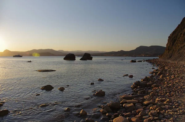 Huzurlu Bir Gün Batımı Deniz Manzarasında Sakin Sessiz Bir Gün — Stok fotoğraf