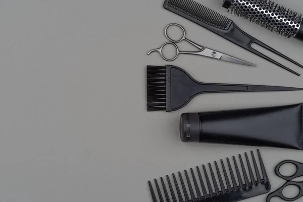 Kuaför aletleri, kuaför aletleri berber dükkanında kuaförlük ve sakal bakımı, rutin güzellik konsepti. Metin için boş alan. Berber aleti. Boşluğu kopyala.