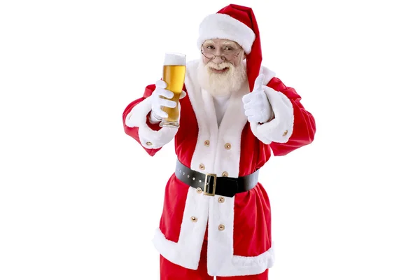 Санта Клаус Стаканом Пива Белом Фоне Изолирован Старший Актер Старик — стоковое фото