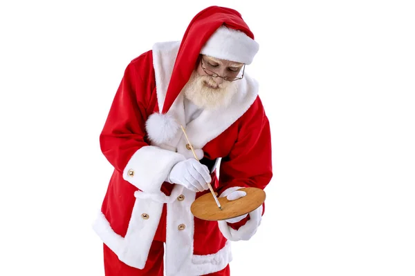 圣诞老人艺术家与刷和调色板白色背景隔离 老男演员 真正的白胡子老人 扮演圣诞老人的角色 — 图库照片