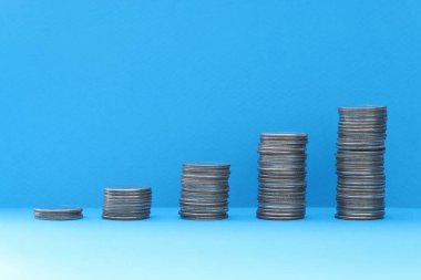 Masada yükselen ord 'dan itibaren piramitler var.