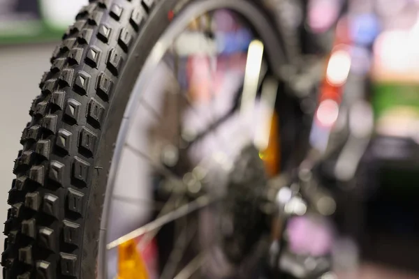Bicycle black wheel closeup, Επισκευή τροχών οποιουδήποτε ποδηλάτου — Φωτογραφία Αρχείου