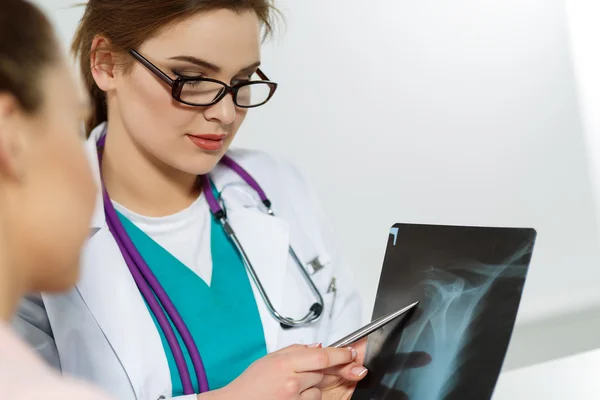 Imagen de rayos X y médico — Foto de Stock