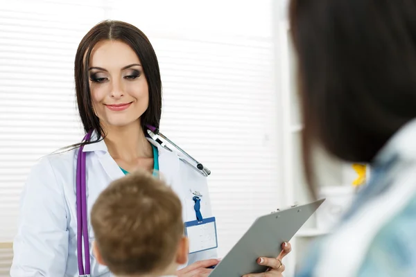 Pediatria conceito médico — Fotografia de Stock