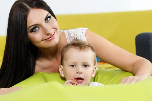 Conceito de infância e paternidade — Fotografia de Stock