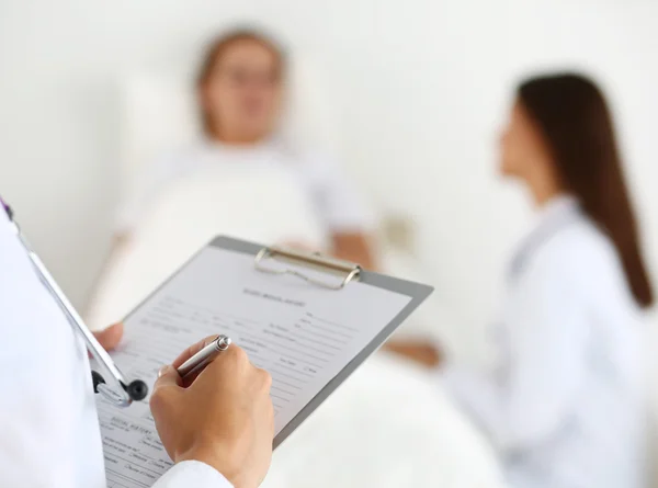 Physician ready to examine and help — Stock Photo, Image