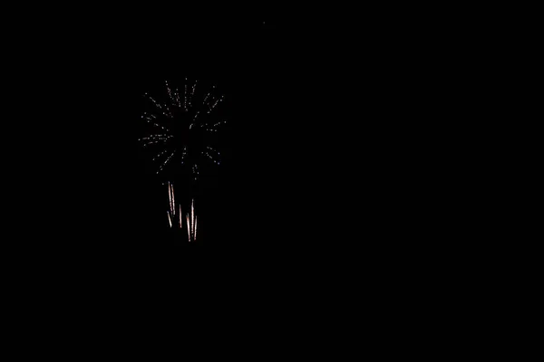 Fogos Artifício Cor Branca Com Azul Ponto Céu Preto Com — Fotografia de Stock