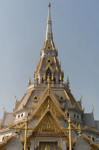 Het dak van de tempel in thailand — Stockfoto