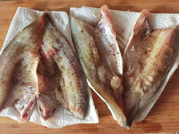 Macellati Preparati Cottura Del Pesce Tavola — Foto Stock