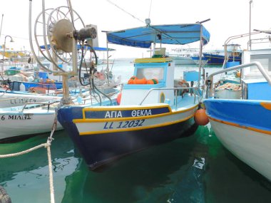 Kıbrıs Rum Kesimi Ayia Napa yakınlarındaki Protaras limanında balık ağları.