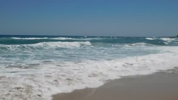 Olas Costa Arenosa Playa Higueras Protaras Ayia Napa Chipre — Vídeo de stock