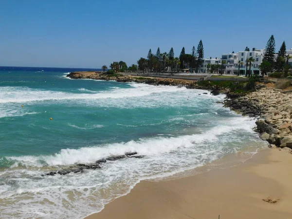 Golven Rotsachtige Kust Vijgenboom Strand Protara Ayia Napa Cyprus — Stockfoto