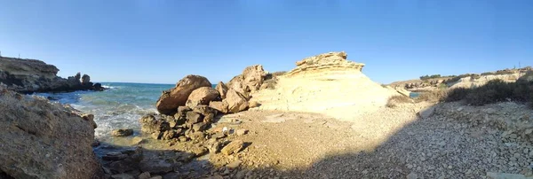 Морська Скеляста Бухта Чистою Водою Гарними Скелями Паралімні Протарас Алія — стокове фото