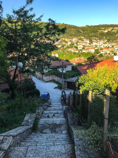 Parktaki Yol Taşla Kaplıdır Parke Taşları Bahçesindeki Dekoratif Patika Yol — Stok fotoğraf