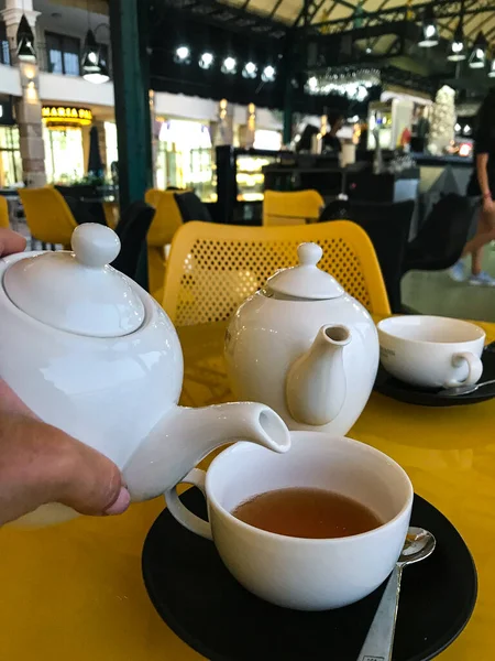 Eine Teekanne Und Teebecher Auf Dem Tisch Einem Küstencafé Balchik — Stockfoto