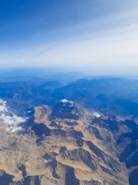   Gökyüzünde hindi üstünde