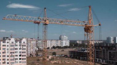 İHA 'dan hareket eden vinç görüntüsü 