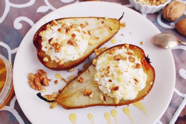 Ricotta ile pişmiş armut
