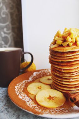 Plaka üzerinde gözleme kulesi