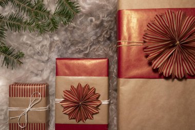 Ayarlanmış El Yapımı Dekoratif Noel Hediye Kutuları