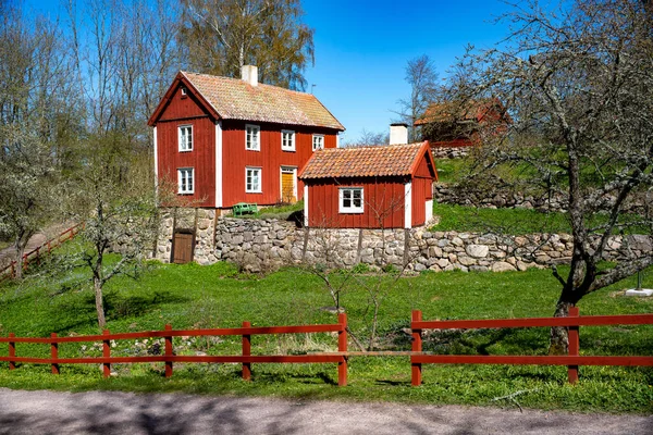 Idílico Sueco Rural Red Cottage Village Rottle Cerca Ciudad Granna —  Fotos de Stock