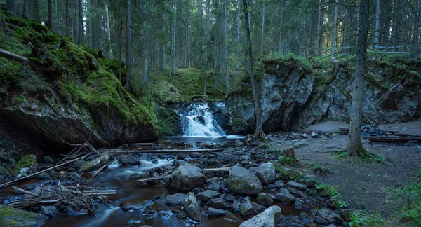 Hassafallen Impresionante Cascada Bosque Rural Salvaje Las Afueras Jonkoping Suecia — Foto de Stock