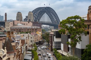 Sydney, Avustralya - 10 Aralık 2019 Sydney Harbour Bridge View from the Rocks District Sydney New South Wales Australia.