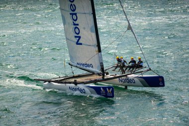 Marstrand İsveç 'te Tekne Tekne Yarışı M32 Katamaran Yarışması