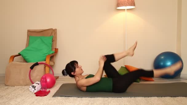 Fille faire pilates pour healt — Video