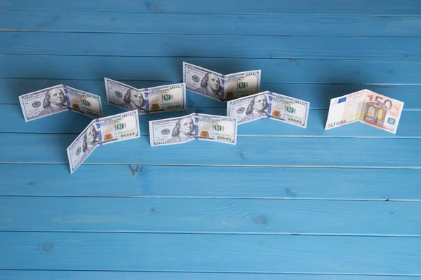 Dollars sur la table bleue — Photo