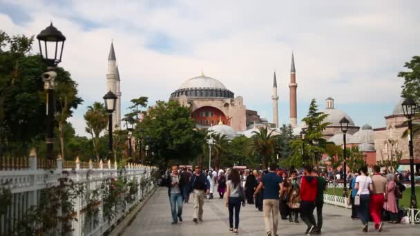 Chrám Hagia sophia a sultanahmet náměstí — Stock video