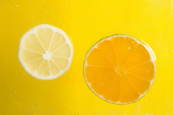 Fresh lemon slice — Stock Photo, Image