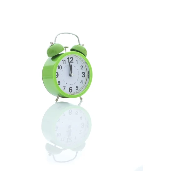 Izole yeşil analog saat — Stok fotoğraf
