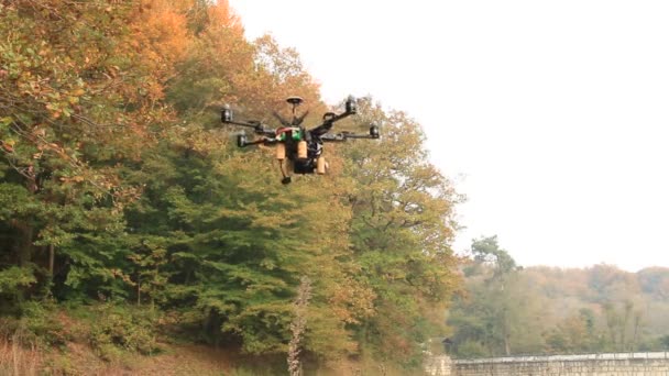 Drone camera en boom — Stockvideo