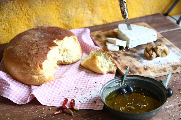 Colazione del villaggio e olio d'oliva — Foto Stock