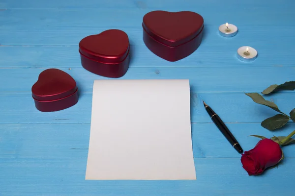 Tarjeta vacía y rosa para el día de San Valentín — Foto de Stock