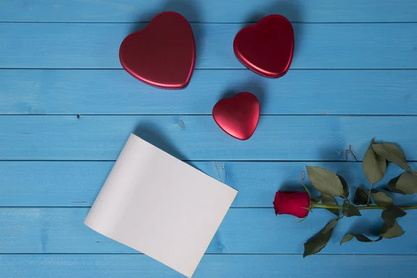 Tarjeta vacía y forma de corazón para el día de San Valentín — Foto de Stock