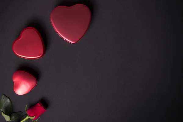 Rosa y corazón para el día de San Valentín — Foto de Stock